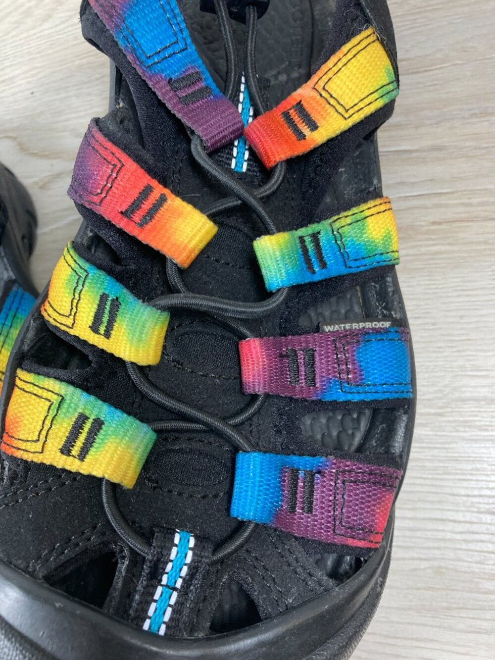 KEEN Newport Tie-Dye Sport Sandals – Rainbow Water Hiking Shoes – Women's 8.5 - Picture 4 of 9